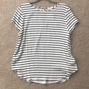 Black and white short sleeve tunic